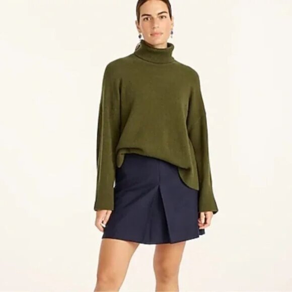 J Crew Turtleneck Olive Green Sweater in Supersoft Yarn - Picture 1 of 6